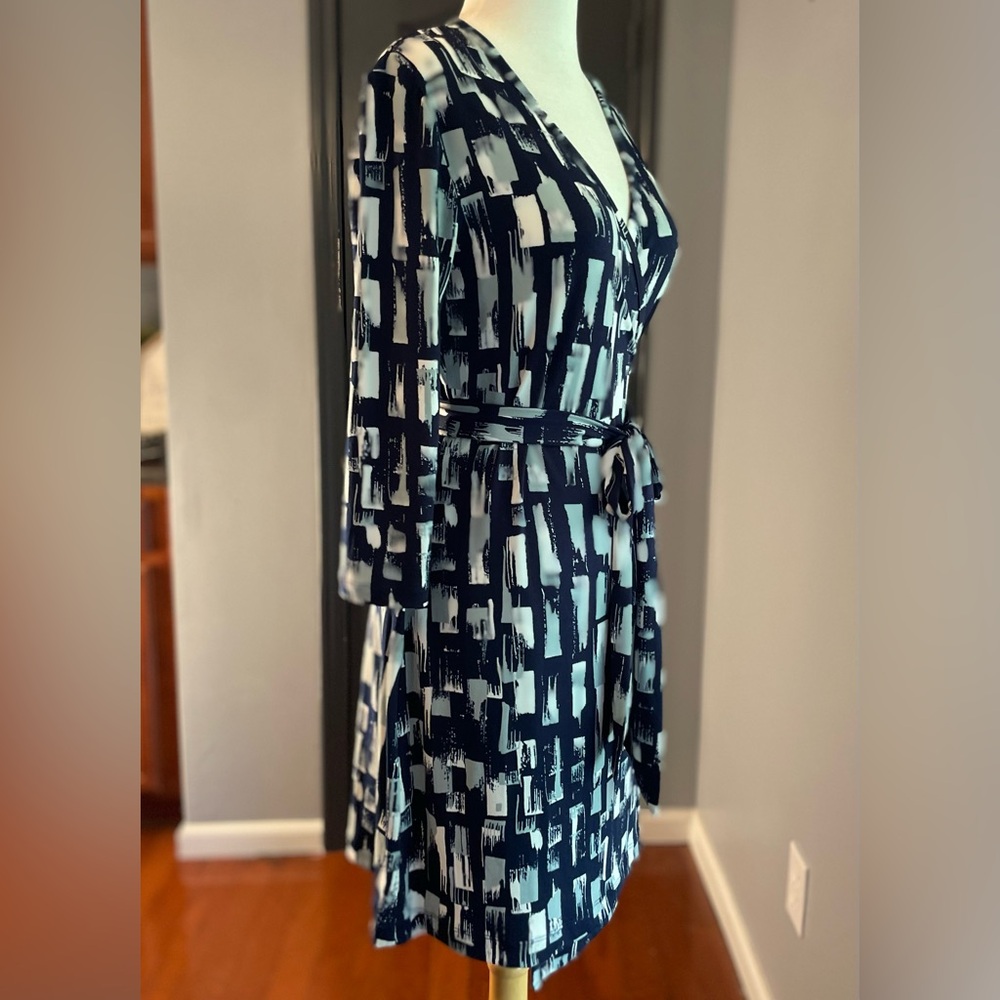 Banana Republic Navy Officecore Business Abstract Print Wrap Dress - Picture 3 of 7